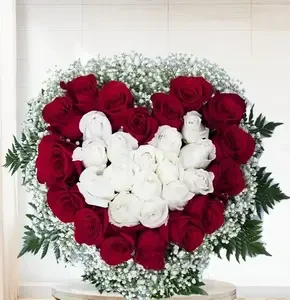 Love Blend Roses in Heart Shape