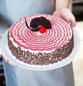 Round Strawberry Cake